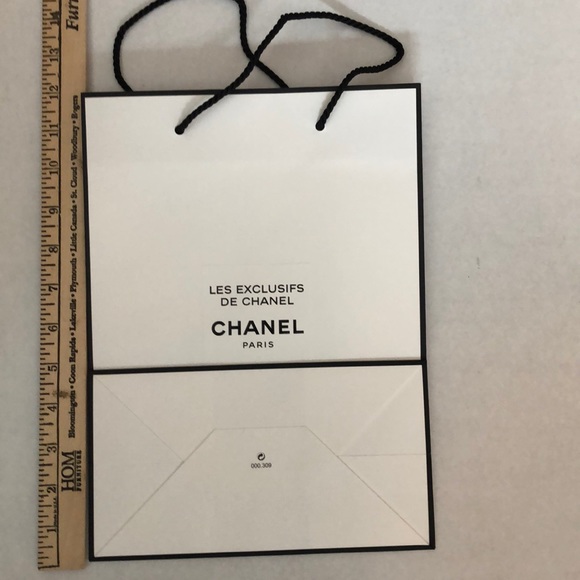 LTD edition Chanel shopping bag - Picture 2 of 2